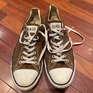 Men’s Brown converse
